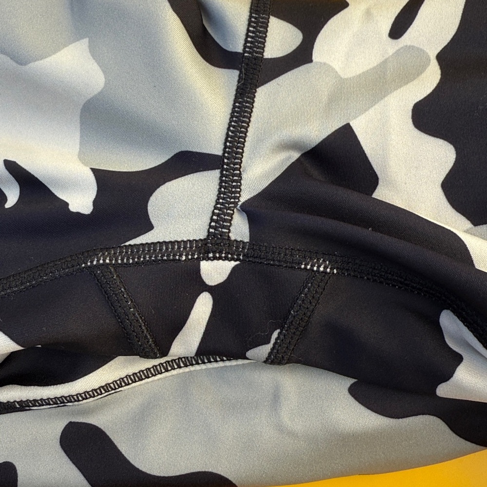 Noli Guerra women Camo Print 7/8 Leggins XS - Picture 4 of 6